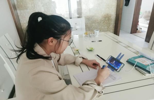 beat365平台官方网站医学院党总支组织收看 张桂梅思政大讲堂首场报告会 第 5 张 beat365平台官方网站医学院党总支组织收看 张桂梅思政大讲堂首场报告会 第 5 张