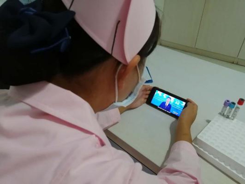 beat365平台官方网站医学院党总支组织收看 张桂梅思政大讲堂首场报告会 第 10 张 beat365平台官方网站医学院党总支组织收看 张桂梅思政大讲堂首场报告会 第 10 张
