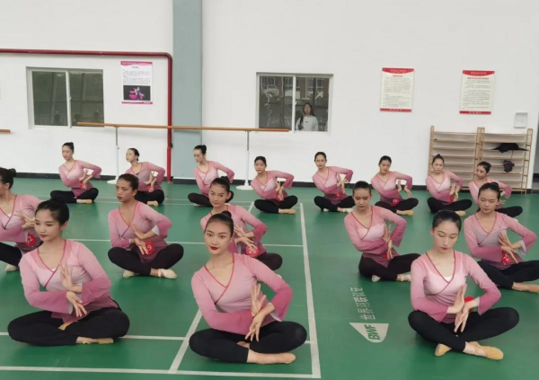 o.png 学院动态|beat365平台官方网站舞蹈专业课期末考试活动 第 5 张