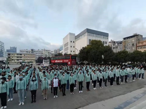 beat365平台官方网站医学院2021年元旦节升旗仪式 第 1 张