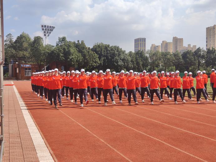 b9aaba2ebb52d1affc1e2e8bfa48fe96.jpg 【魅力工程】-军训进行时(六)--军姿飒爽,青春飞扬 第 6 张