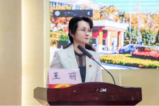立德树人 以身为范——beat365平台官方网站举行2024年上半年师德师风专题教育培训会 第 3 张 立德树人 以身为范——beat365平台官方网站举行2024年上半年师德师风专题教育培训会 第 3 张