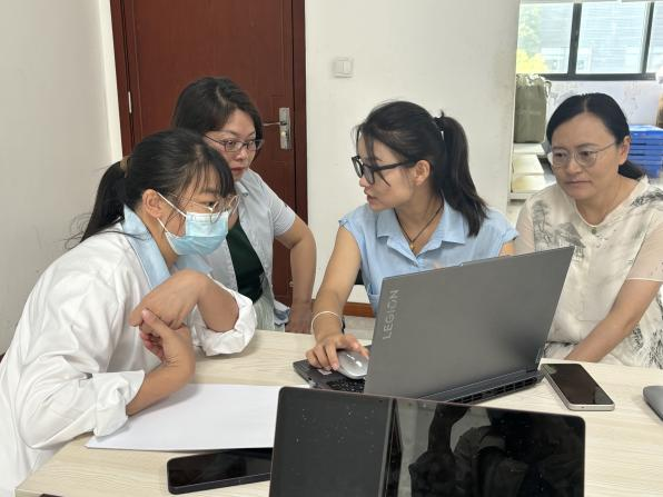 口腔医学技术专业校企合作再深化——beat365平台官方网站与重庆豪迟义齿制作有限公司 共绘“豪迟订单班”新篇章 第 4 张 口腔医学技术专业校企合作再深化——beat365平台官方网站与重庆豪迟义齿制作有限公司 共绘“豪迟订单班”新篇章 第 4 张