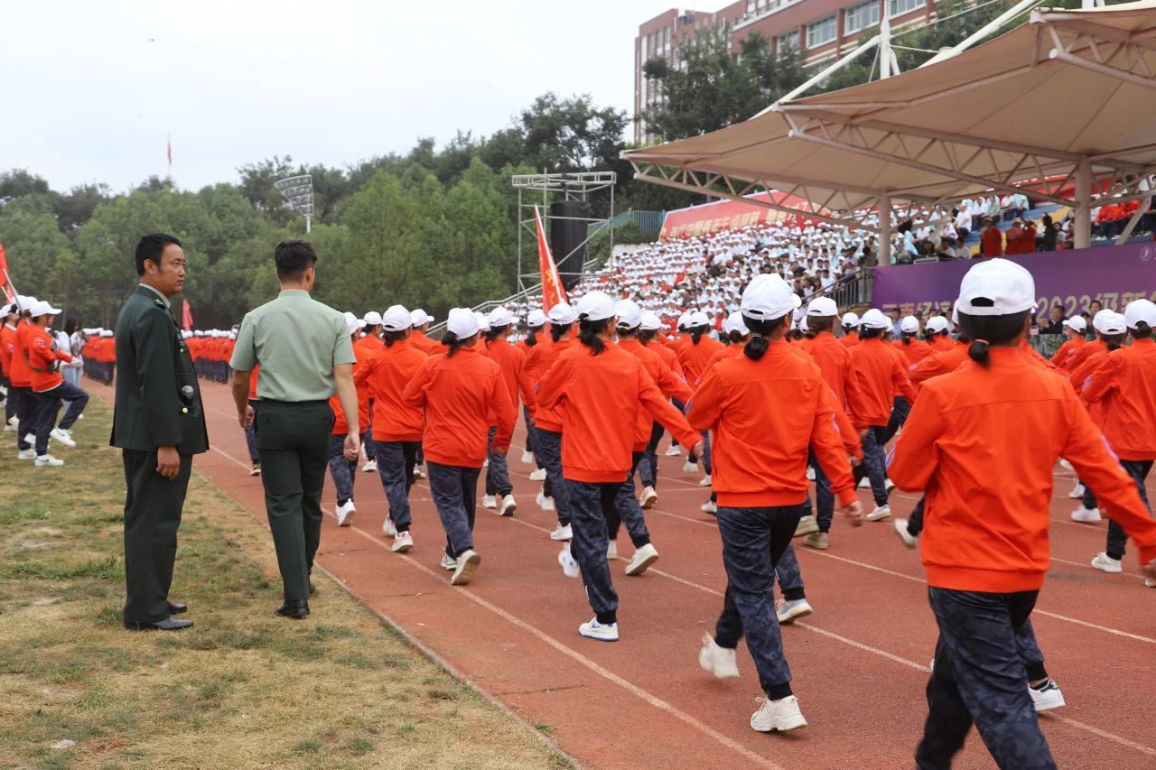 鲜衣怒马少年时 厉兵秣马点兵日——beat365平台官方网站医学院军训结业典礼 第 5 张 鲜衣怒马少年时 厉兵秣马点兵日——beat365平台官方网站医学院军训结业典礼 第 5 张