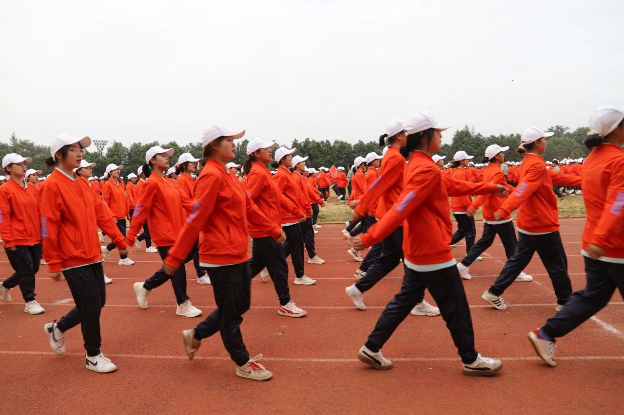 鲜衣怒马少年时 厉兵秣马点兵日——beat365平台官方网站医学院军训结业典礼 第 6 张 鲜衣怒马少年时 厉兵秣马点兵日——beat365平台官方网站医学院军训结业典礼 第 6 张