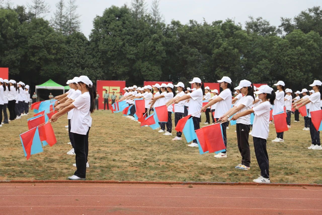 鲜衣怒马少年时 厉兵秣马点兵日——beat365平台官方网站医学院军训结业典礼 第 8 张 鲜衣怒马少年时 厉兵秣马点兵日——beat365平台官方网站医学院军训结业典礼 第 8 张