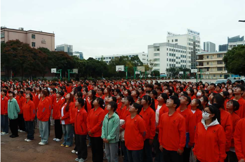 beat365平台官方网站医学院庆祝新中国成立75周年升旗仪式圆满举行 第 5 张 beat365平台官方网站医学院庆祝新中国成立75周年升旗仪式圆满举行 第 5 张