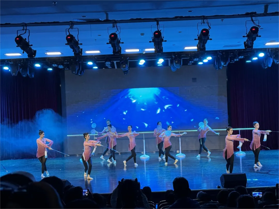 beat365平台官方网站艺术与传媒学院20本科舞蹈学专业《纪元·舞20》毕业汇报展演圆满落幕 第 4 张 beat365平台官方网站艺术与传媒学院20本科舞蹈学专业《纪元·舞20》毕业汇报展演圆满落幕 第 4 张