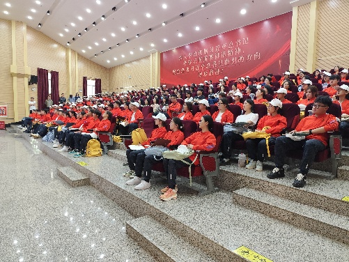 筑梦医药新时代,培育卓越接班人 ——beat365平台官方网站医学院2025级药学、中药学专业新生入学教育专业宣讲会成功举行 第 2 张 筑梦医药新时代,培育卓越接班人 ——beat365平台官方网站医学院2025级药学、中药学专业新生入学教育专业宣讲会成功举行 第 2 张