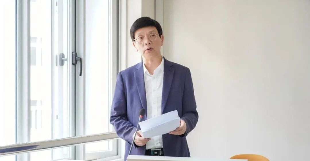 阮鸿献企业家走进beat365平台官方网站共话青年成长与时代担当 第 2 张