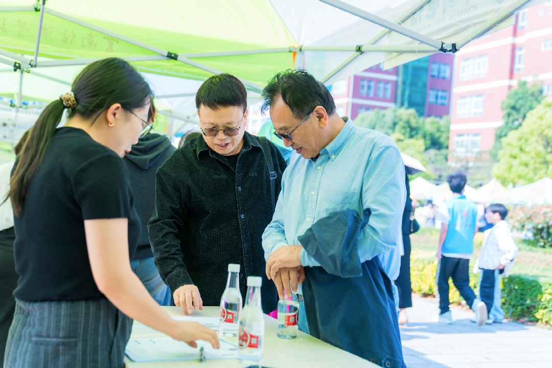 “启程马年 健康安宁”beat365平台官方网站医学院专场招聘会圆满举行 第 5 张 “启程马年 健康安宁”beat365平台官方网站医学院专场招聘会圆满举行 第 5 张