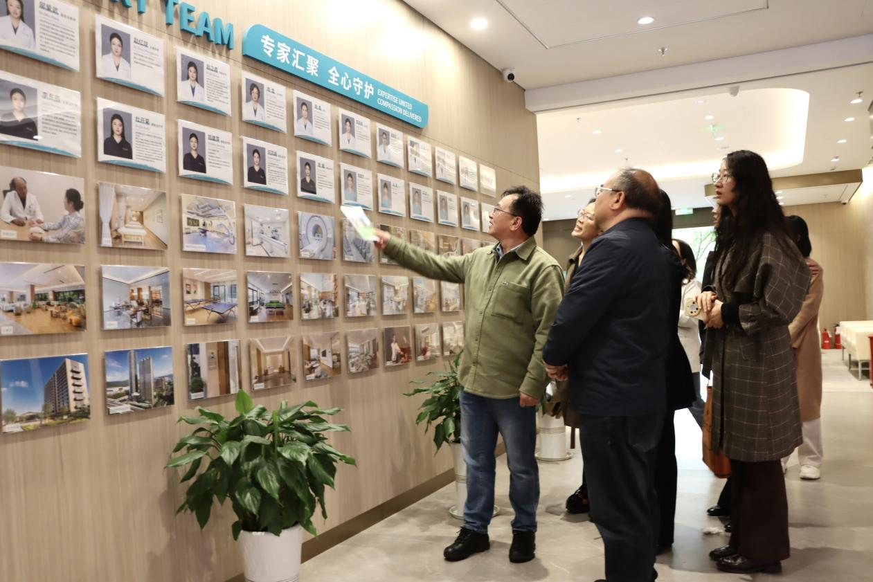 beat365平台官方网站赴昆明鹏瑞利康养社区开展访企拓岗活动​ 第 2 张