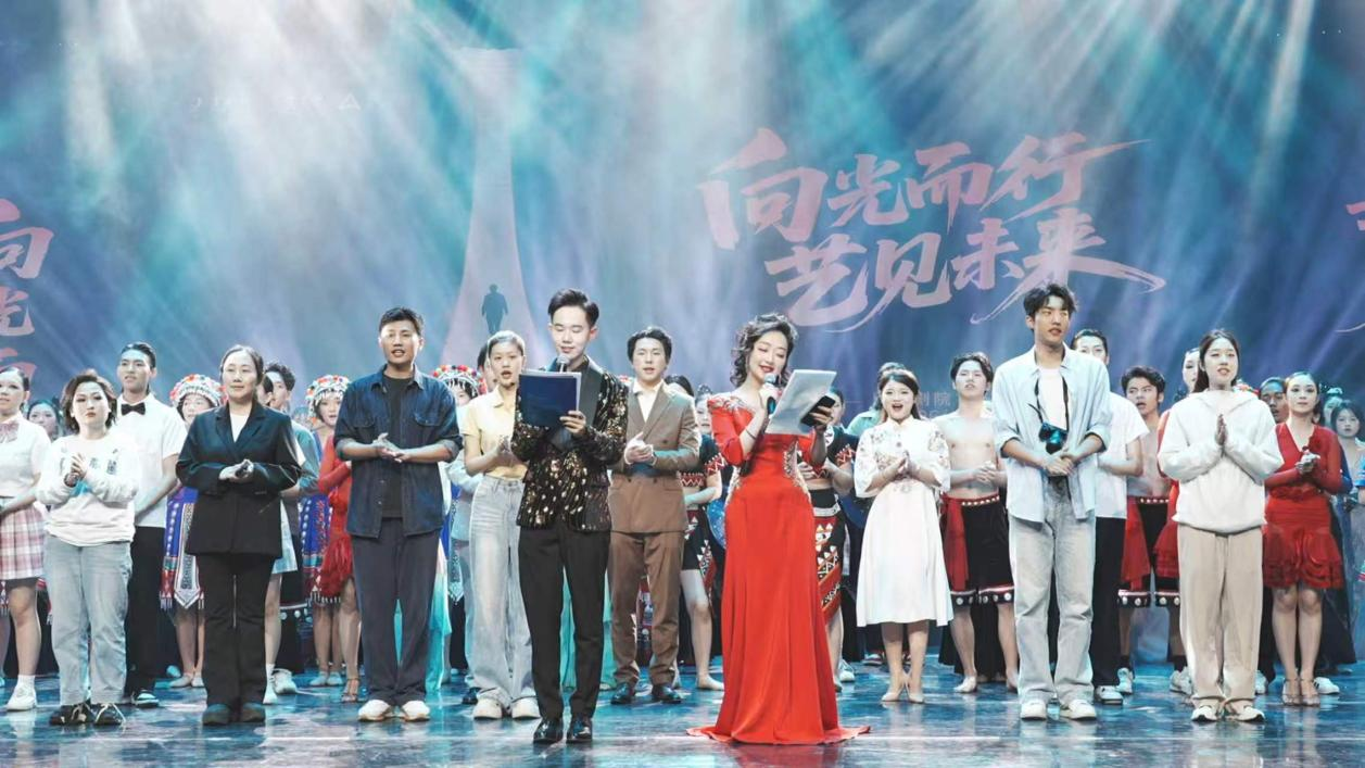 万象映界 艺彩绽放——beat365平台官方网站艺术与传媒学院2026“万象·映界”展演今日绽放,双馆共赏艺术盛宴 第 50 张 万象映界 艺彩绽放——beat365平台官方网站艺术与传媒学院2026“万象·映界”展演今日绽放,双馆共赏艺术盛宴 第 50 张